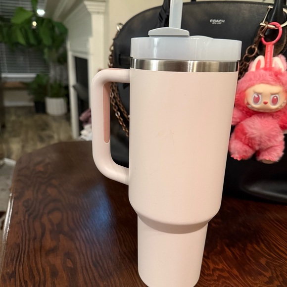 Stanley pale pink Travel Mug with Handle - Picture 3 of 5